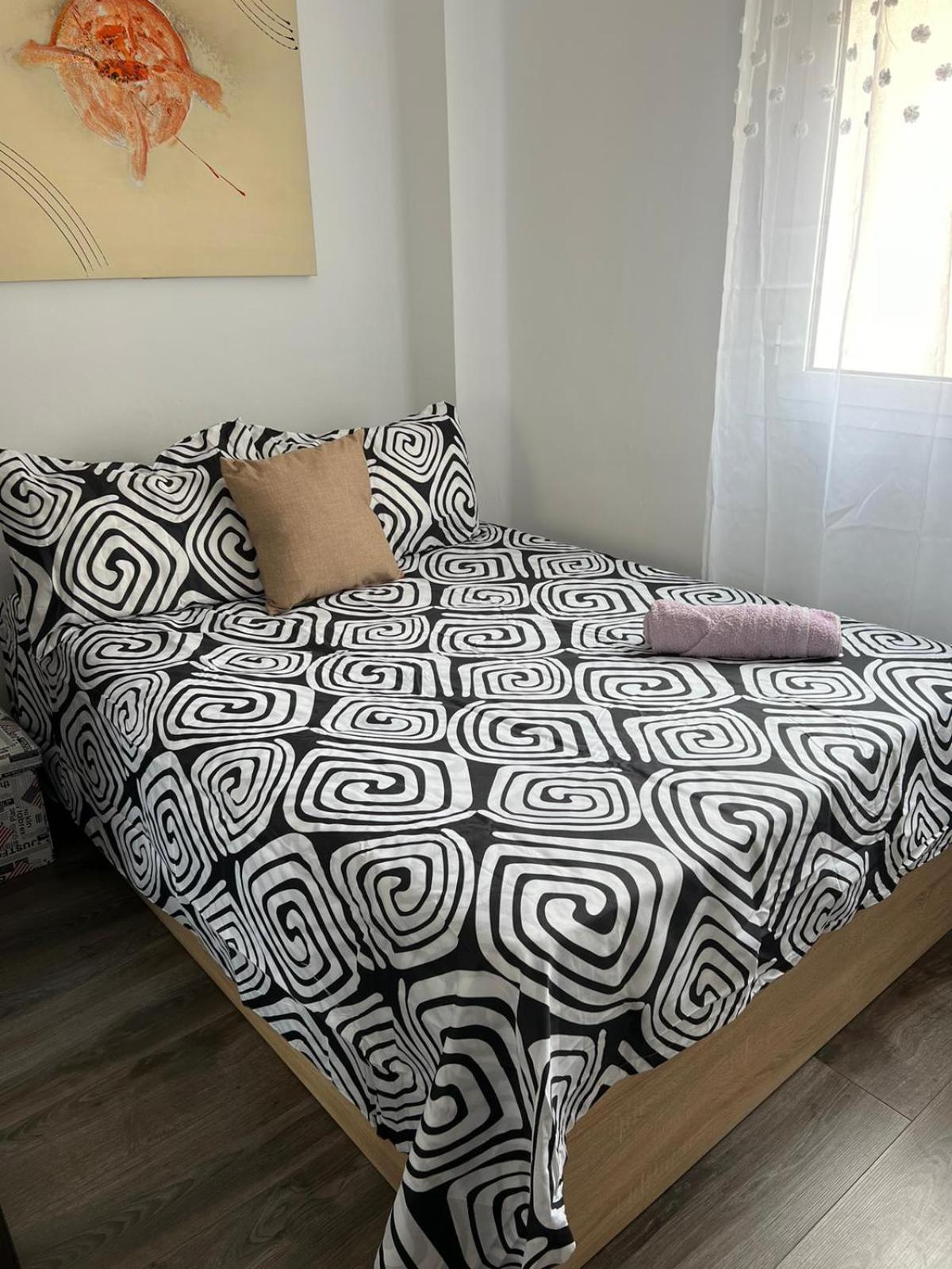 Royal Family Apartment Chirivella Экстерьер фото